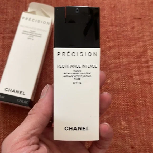 Chanel Precision Rectifiance Intense anti-age retexturizing fluid